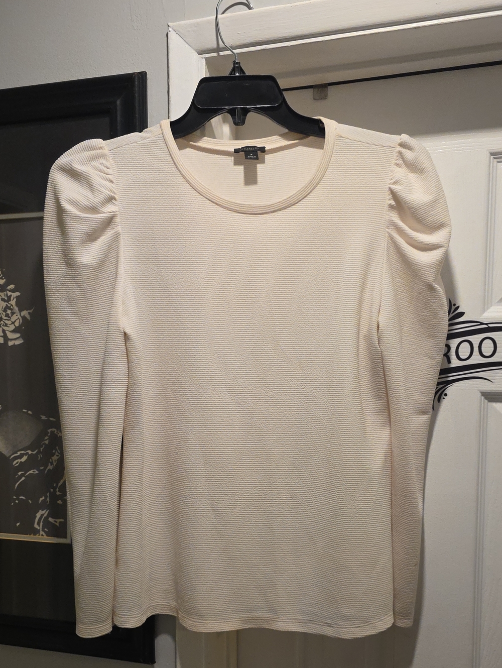 Ann Taylor Cream Ribbed Long-Sleeve Top with Puff Shoulders